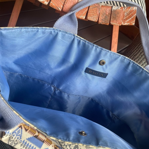 Pendleton waterproof tote (large) - Picture 3 of 5